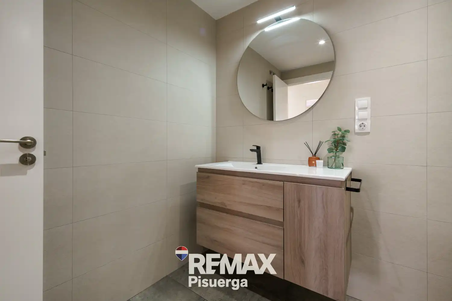 Baño de Piso en venta en Valladolid con Calefacción, Parquet y Terraza