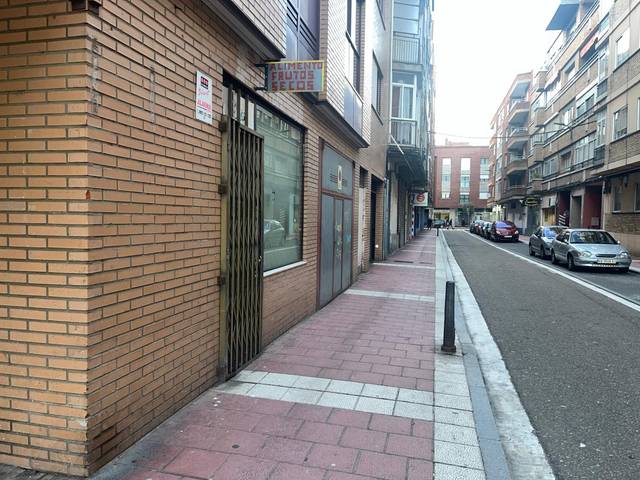 Garaje en Venta en Calle Levante, 2 en Delicias
