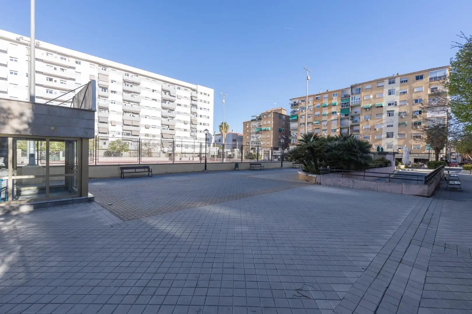 Exterior view of Commercial properties for sale in Granada  with Air Conditioner and Furnished