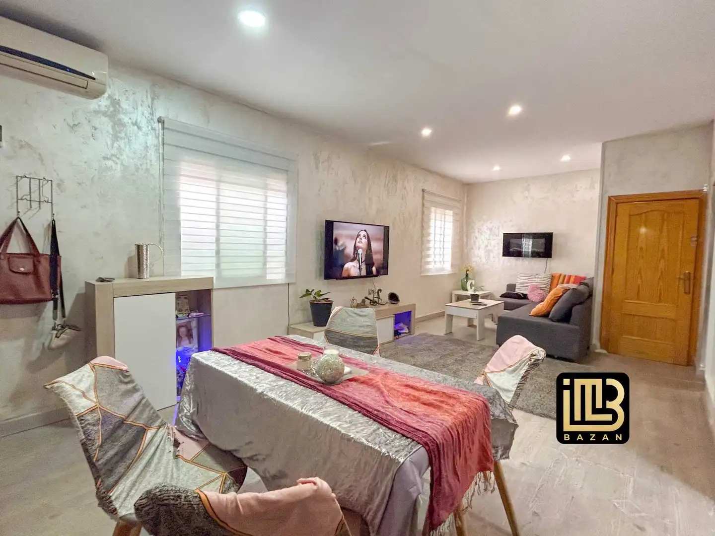 Living room of Flat for sale in Málaga  with Air Conditioner, Terrace and Furnished