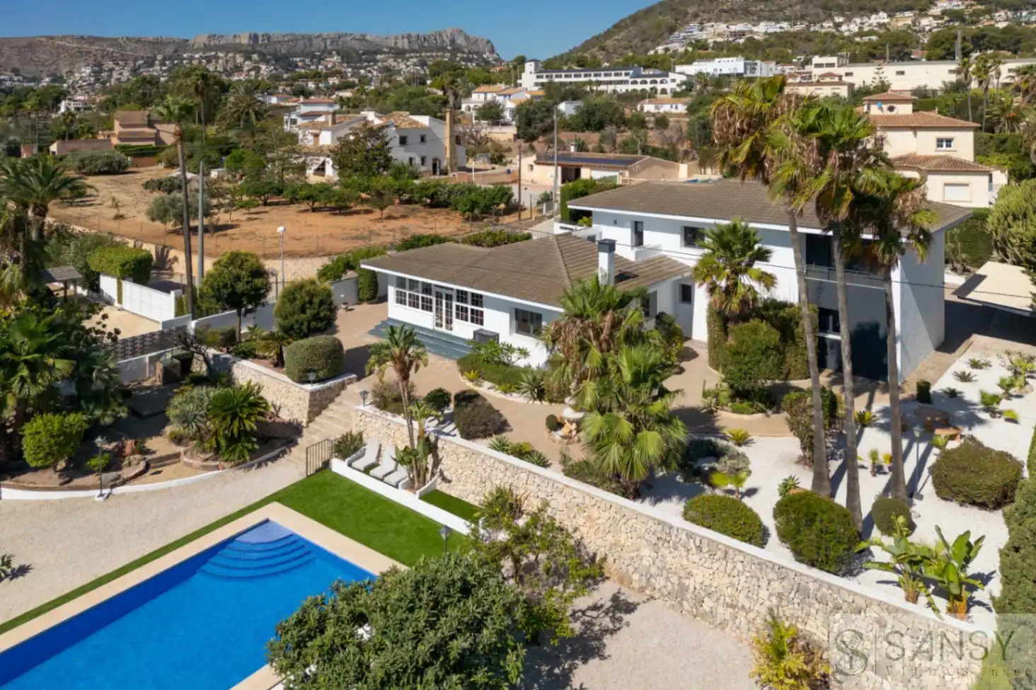 Villa con piscina in vendita a Benicolada - Las Adelfas