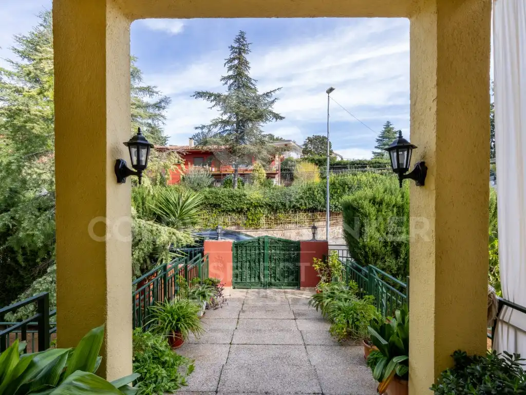 Vista exterior de Casa o xalet en venda en Castellar del Vallès