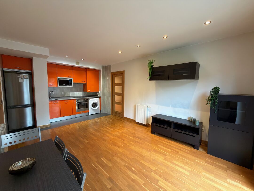 Vista exterior de Pis en venda en Usurbil amb Calefacció i Balcó