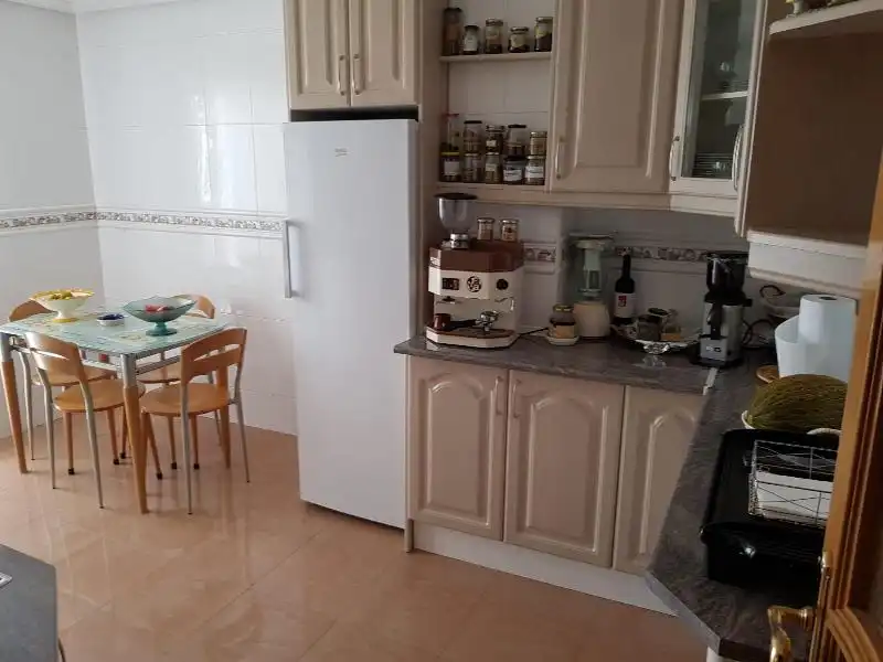 Küche von Maisonette zum Verkauf in Plasencia mit Klimaanlage, Heizung und Privatgarten