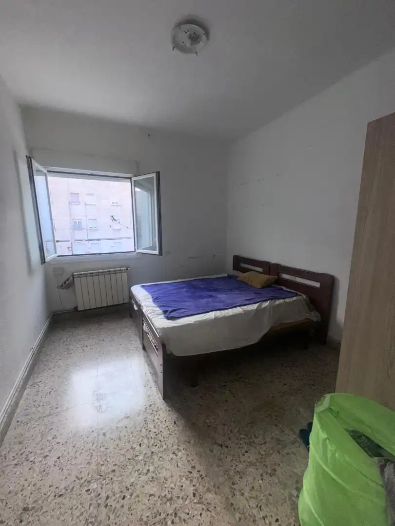 Habitación de Piso en venta en  Logroño con Calefacción y Trastero