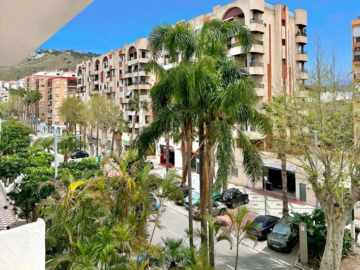 Außenansicht von Wohnungen zum Verkauf in Almuñécar mit Terrasse und Möbliert