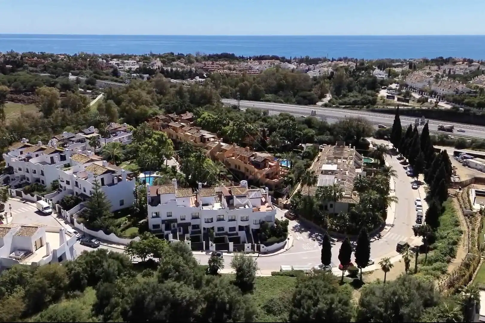 Chalet con piscina en venta en Milla de Oro, imagen 3