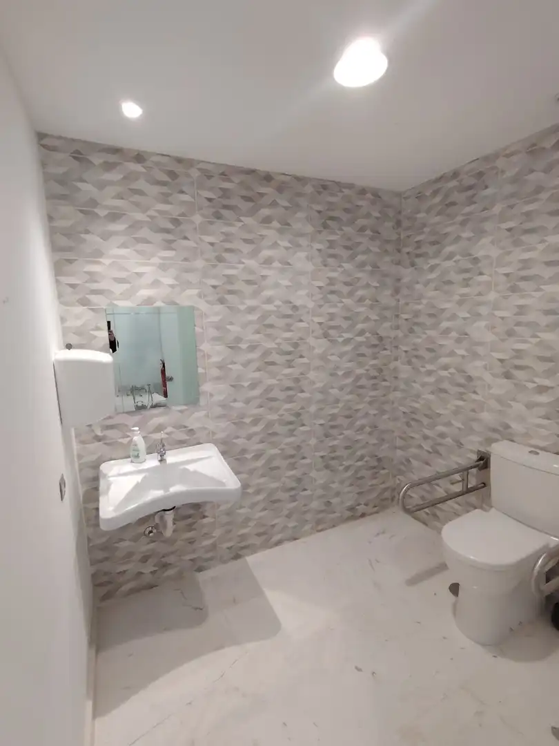 Badezimmer von Geschaftsraum zum Verkauf in Arona mit Klimaanlage und Terrasse