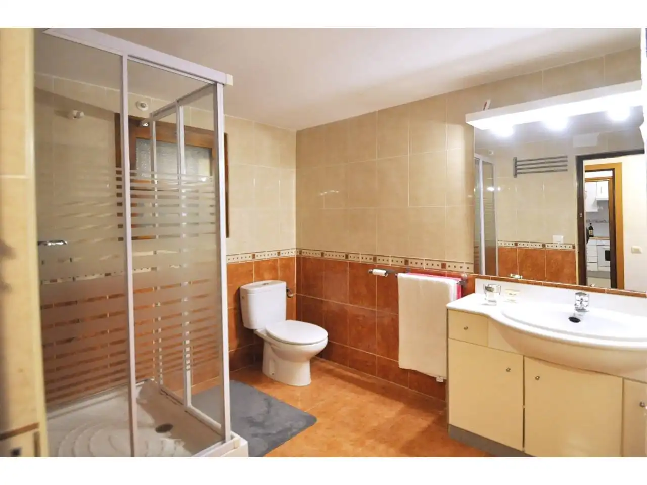Baño de Piso en venta en Lloret de Mar con Aire acondicionado, Trastero y Amueblado