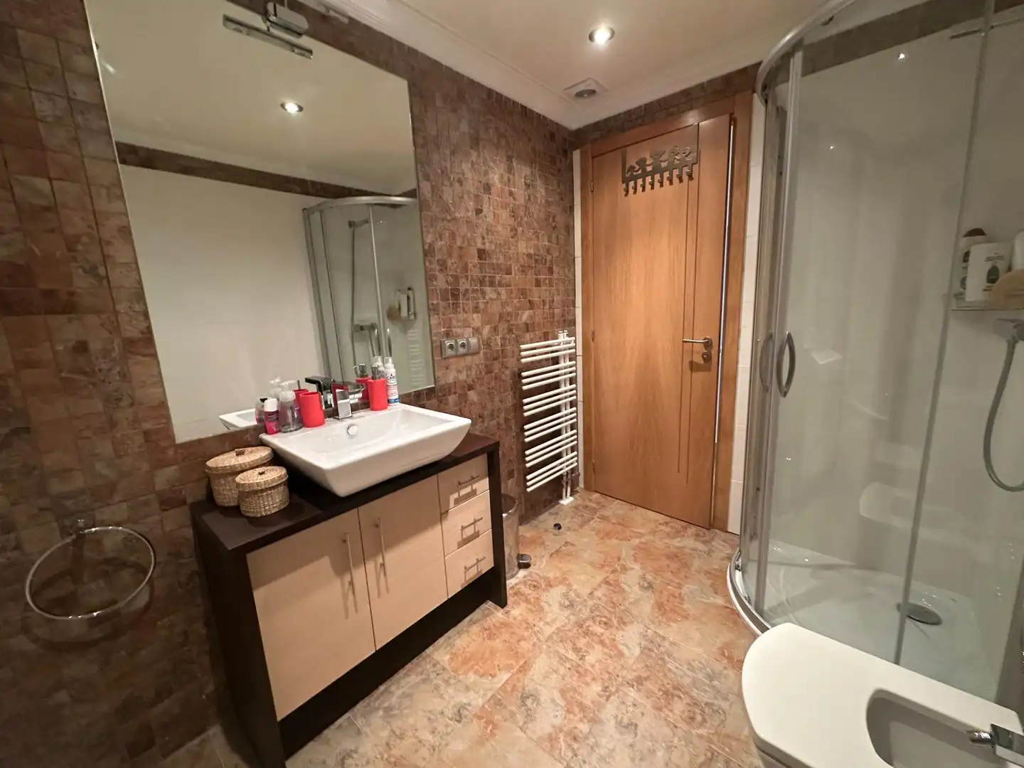 Baño de Casa o chalet en venta en Jaca con Calefacción, Jardín privado y Parquet