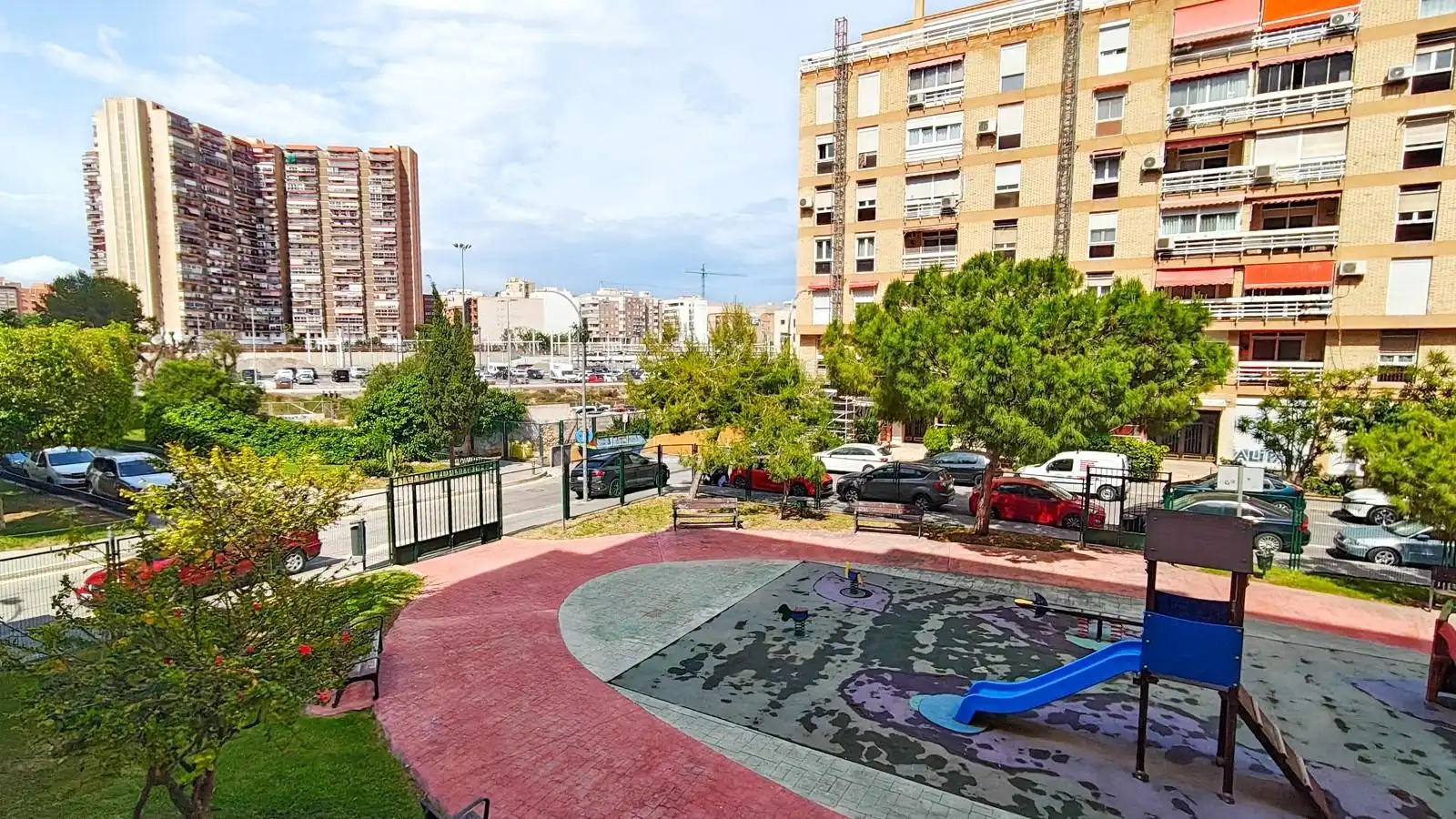 Vista exterior de Pis en venda en Alicante / Alacant amb Aire condicionat, Calefacció i Balcó