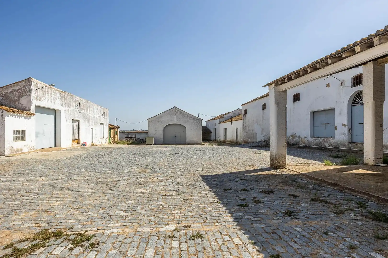 Außenansicht von Country house zum Verkauf in Villalba del Alcor mit Klimaanlage, Privatgarten und Abstellraum