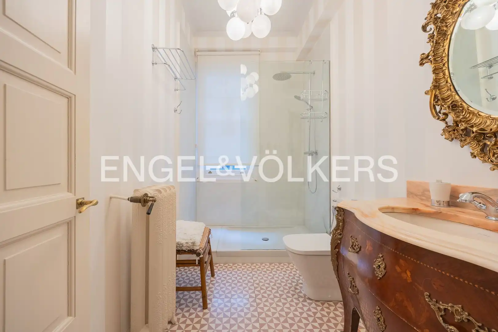 Bathroom of Flat for sale in Bilbao   with Heating
