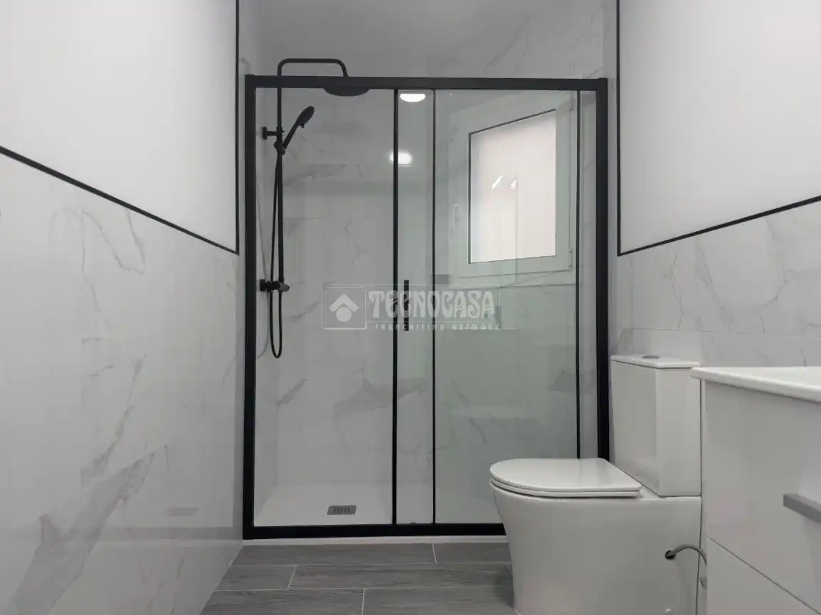Baño de Piso en venta en Barcelona con Aire acondicionado y Balcón