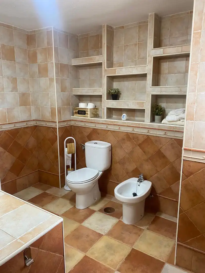 Bathroom of Houses for share in Jaén  with Air Conditioner, Private garden and Terrace