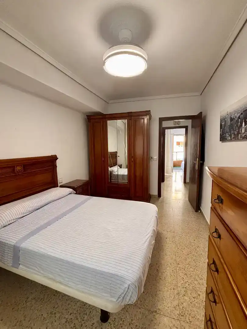 Dormitori de Pis de lloguer en Cáceres Capital amb Aire condicionat i Balcó