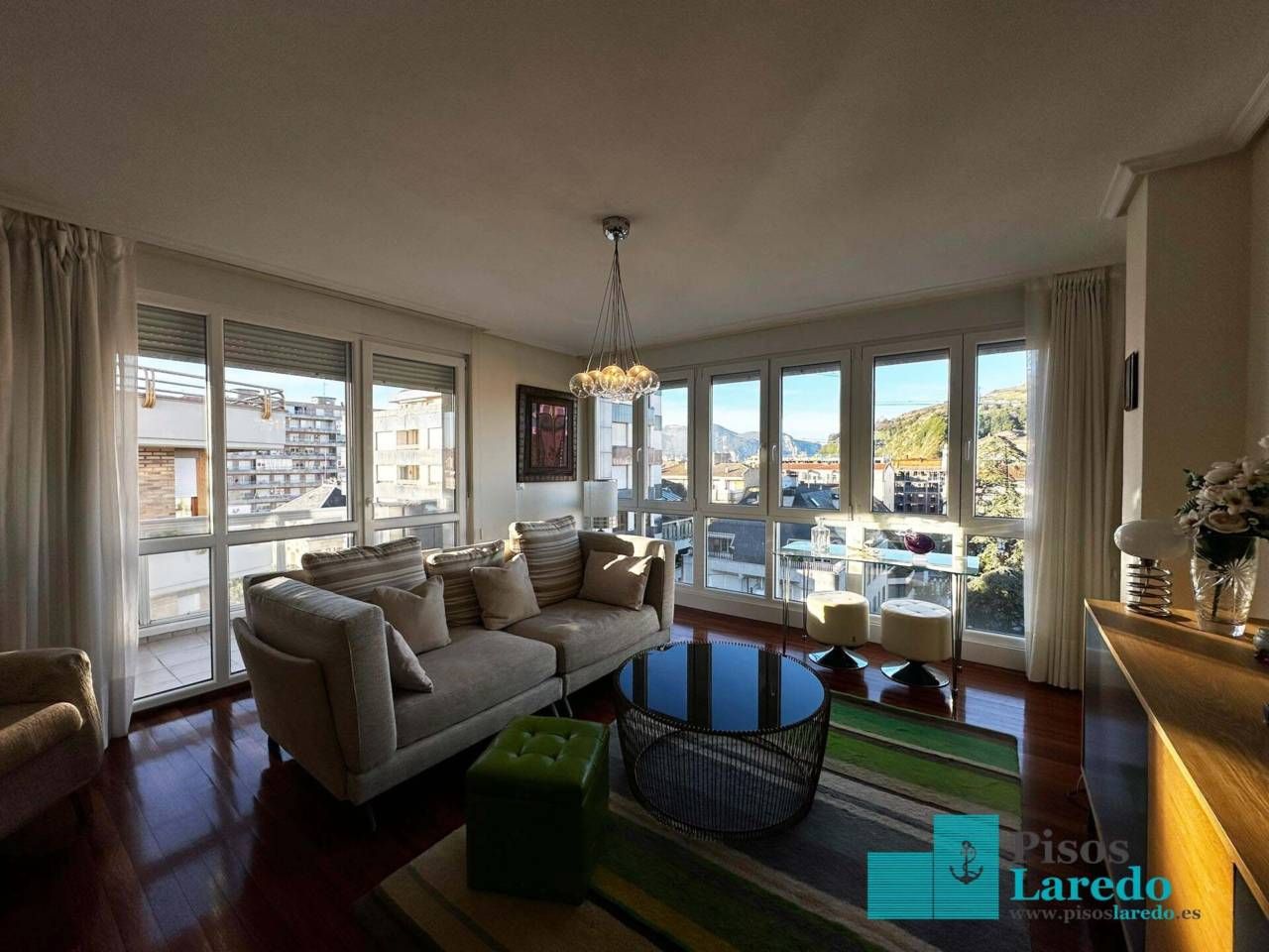 Living room of Flat for sale in Laredo  with Heating, Parquet flooring and Terrace