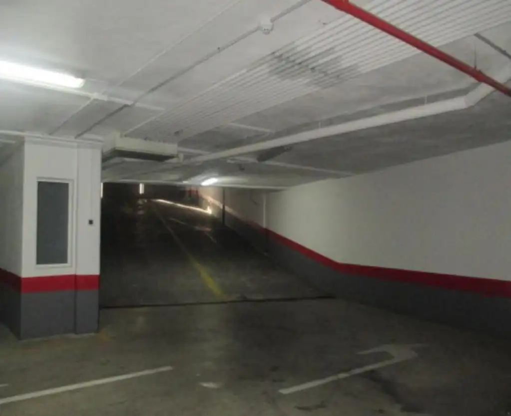 Parkplatz von Garage zum Verkauf in Rota