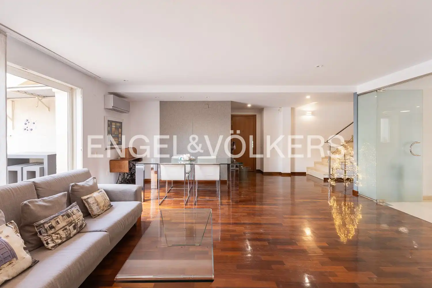 Sala d'estar de Àtic en venda en Mislata amb Aire condicionat, Calefacció i Parquet
