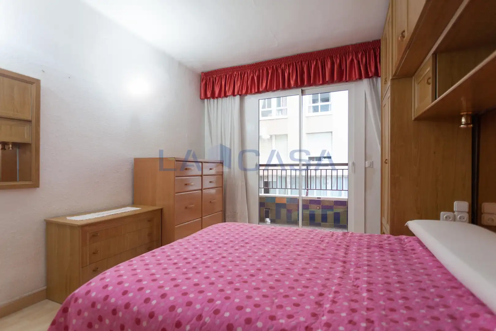 Schlafzimmer von Wohnung zum Verkauf in L'Hospitalet de Llobregat mit Balkon