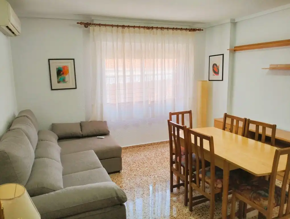 Sala de estar de Piso de alquiler en Navajas con Aire acondicionado, Amueblado y Horno