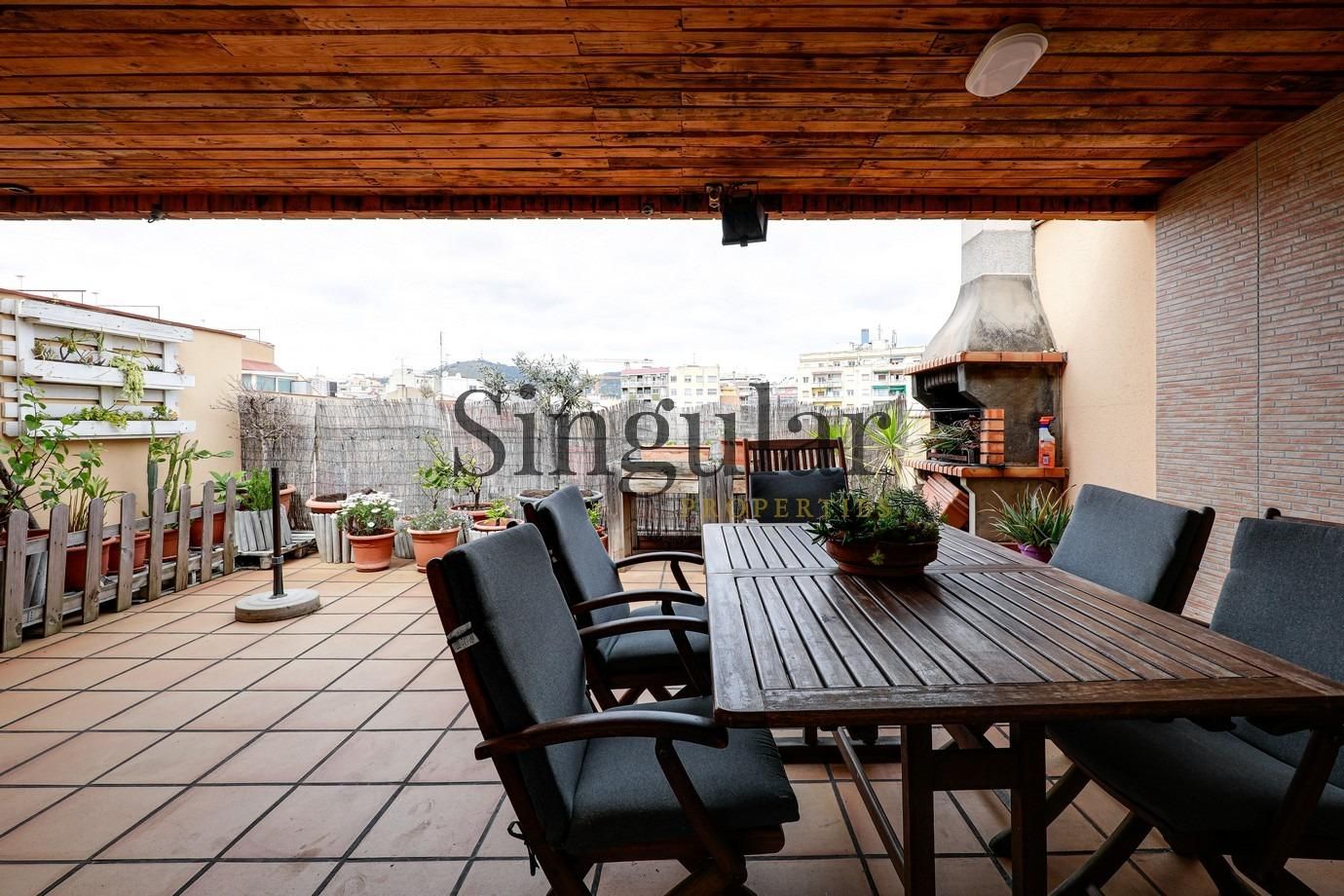 Attic for sale in Carrer CASTERAS, Sants-Badal