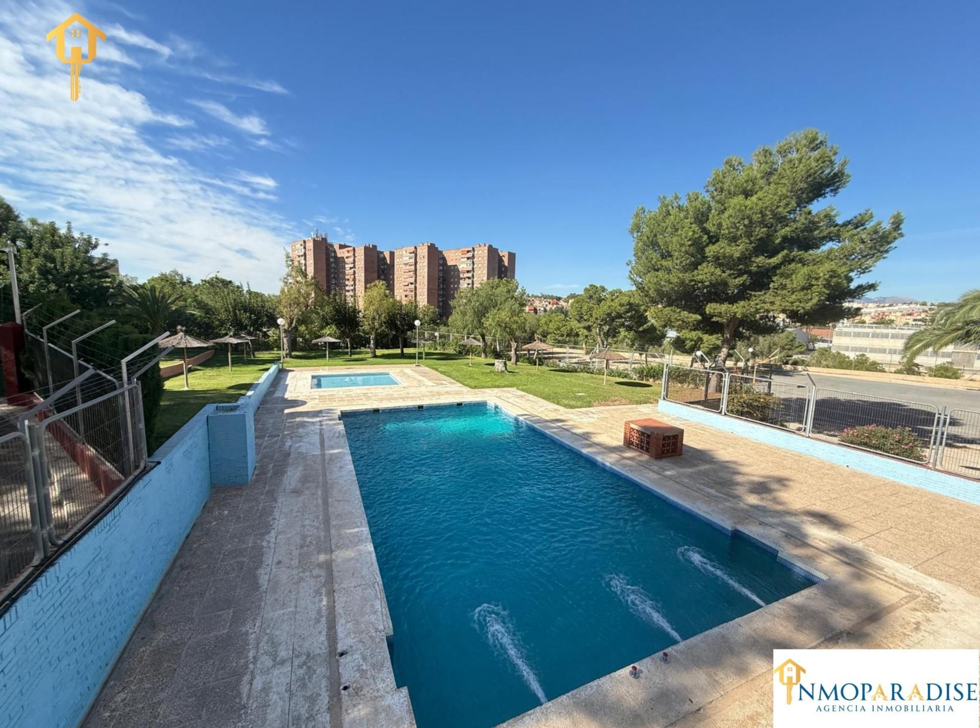Piscina de Pis en venda en Alicante / Alacant amb Aire condicionat, Jardí privat i Traster