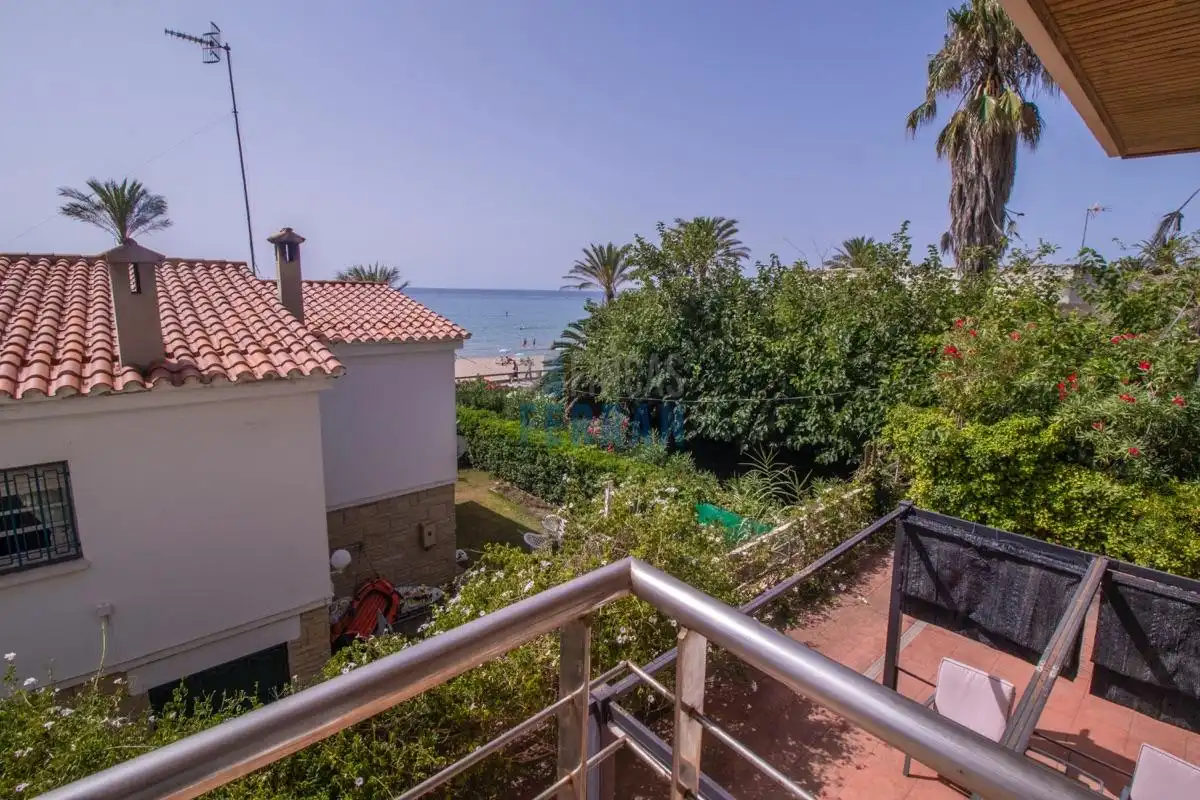 Garden of Houses for sale in El Vendrell  with Air Conditioner, Heating and Terrace