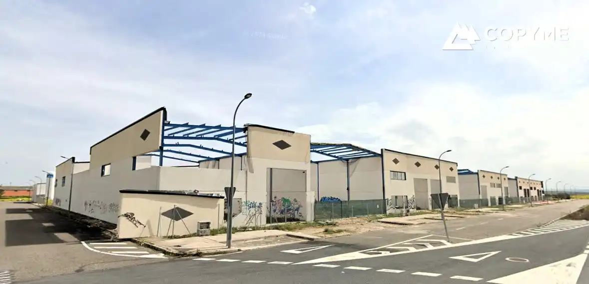 Vista exterior de Nau industrial en venda en Barcience