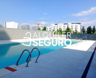 Swimming pool of Flat to rent in  Madrid Capital  with Air Conditioner, Heating and Storage room