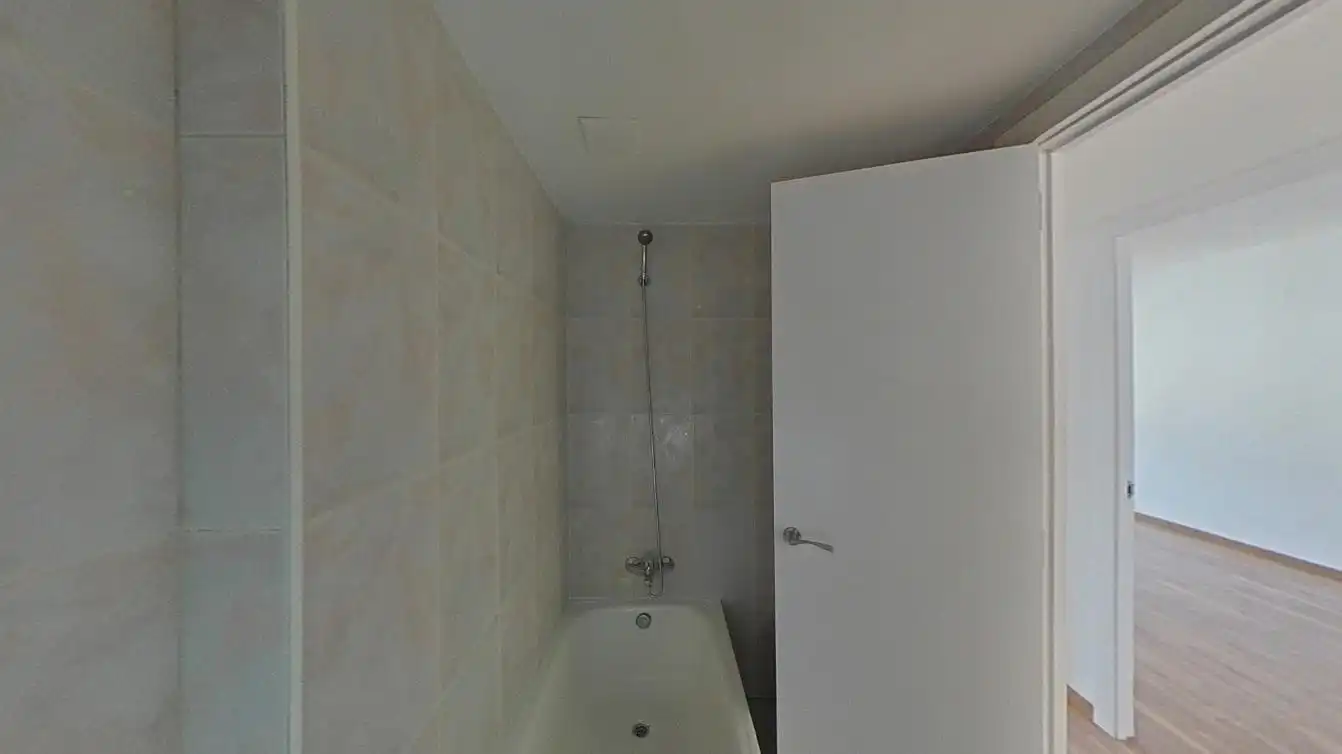 Bathroom of Flat for sale in Madrid