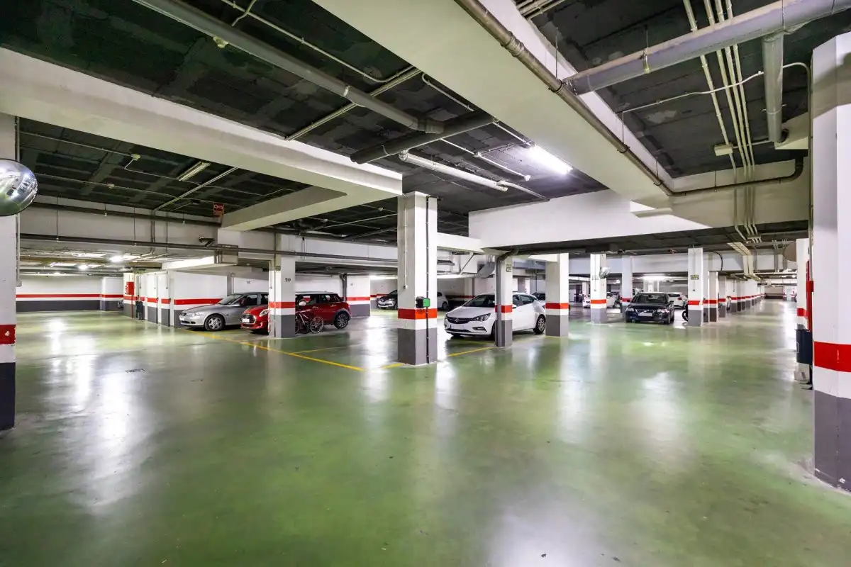 Parking of Flat for rent in Granada  with Heating, Private garden and Storage room