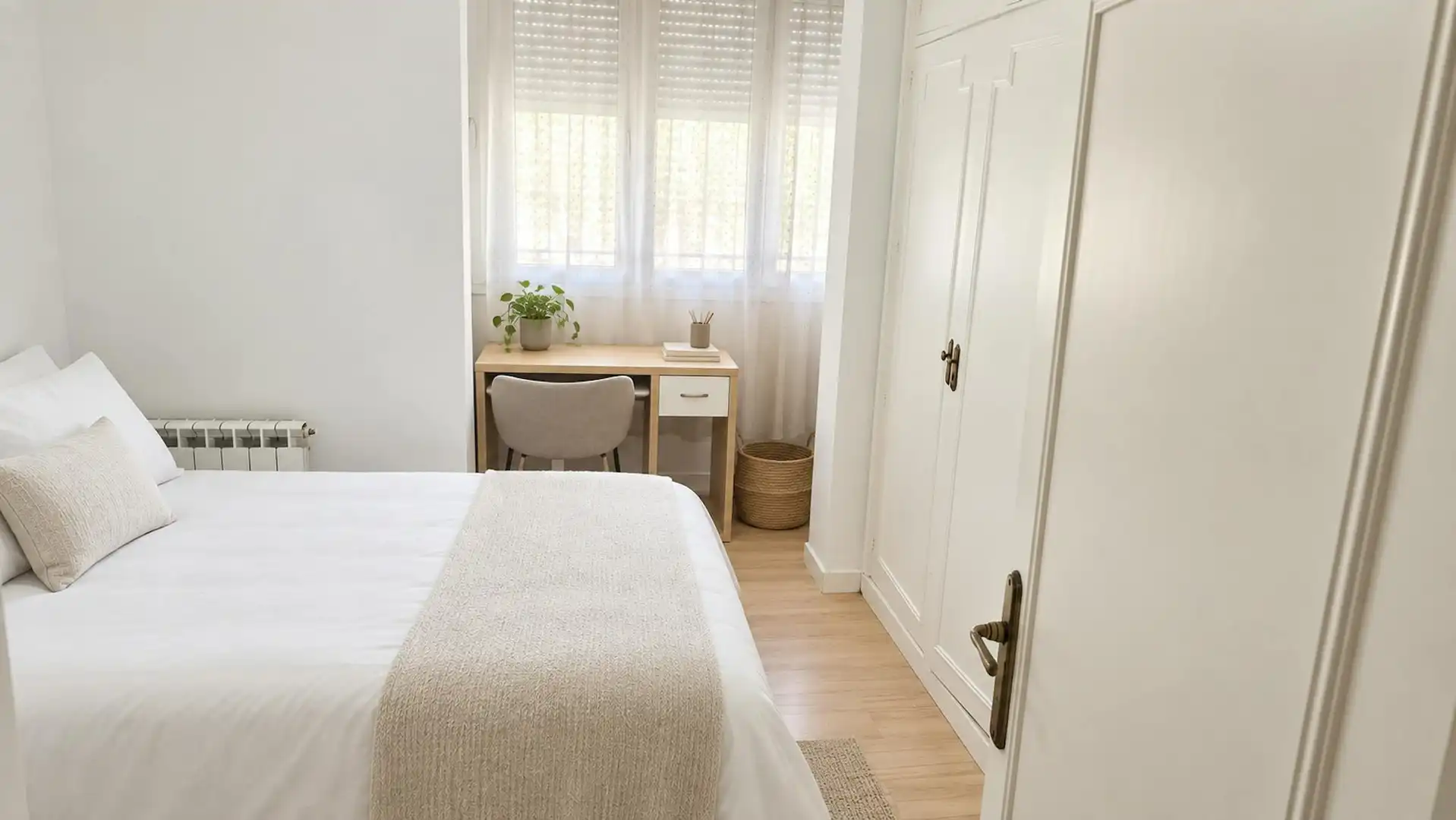 Bedroom of Flat for rent in Madrid  with Heating, Furnished and Washing machine