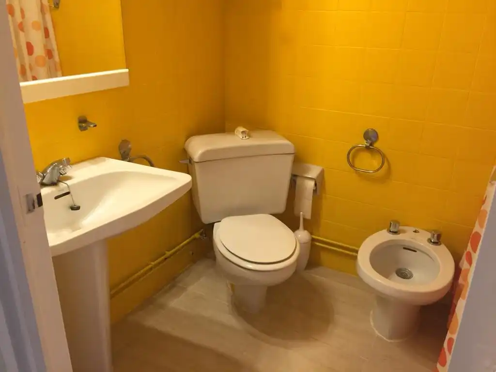 Bathroom of Flat for sale in El Vendrell