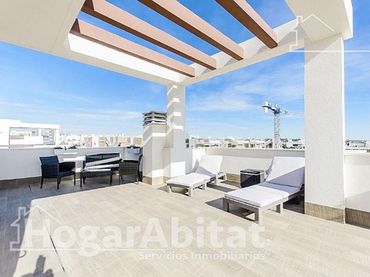 Chalet con balcón en venta en Avenida Ciudad de Barcelona