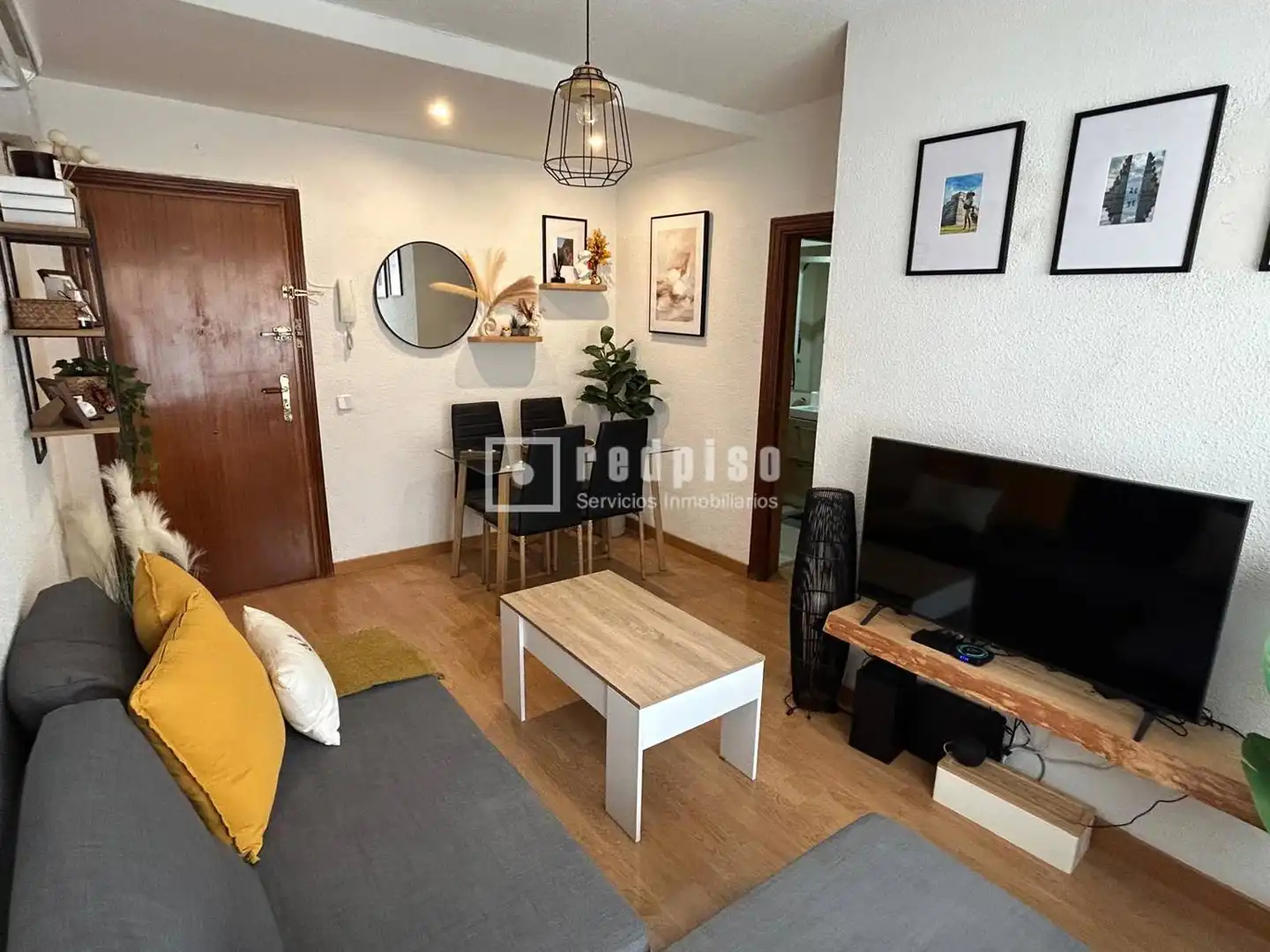 Sala d'estar de Pis de lloguer en San Sebastián de los Reyes amb Aire condicionat i Terrassa