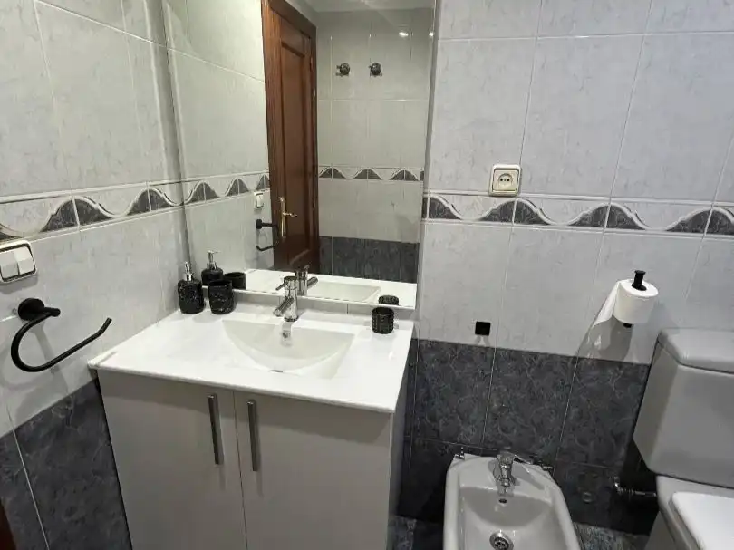 Badezimmer von Wohnung zur Miete in  Valencia Capital mit Klimaanlage und Terrasse