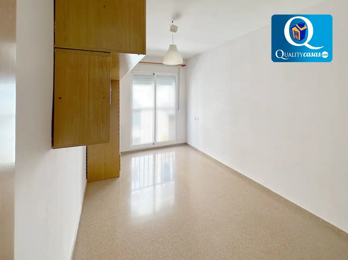 Vista exterior de Piso en venta en Alicante / Alacant con Terraza y Trastero