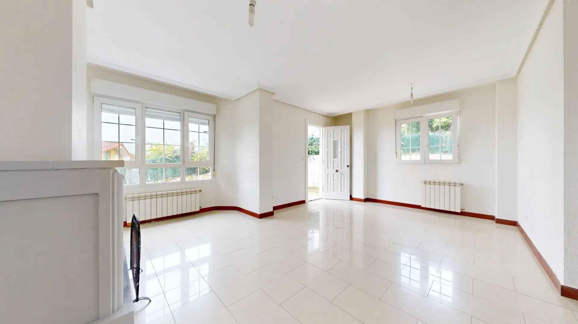 Sala de estar de Casa adosada en venta en Bárcena de Cicero con Calefacción, Jardín privado y Terraza