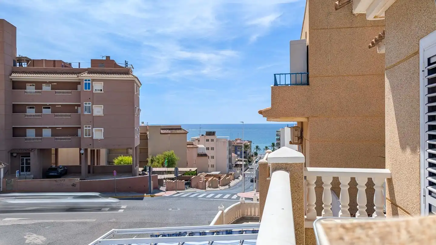 Vista exterior de Casa adosada en venta en Santa Pola con Terraza, Piscina y Amueblado