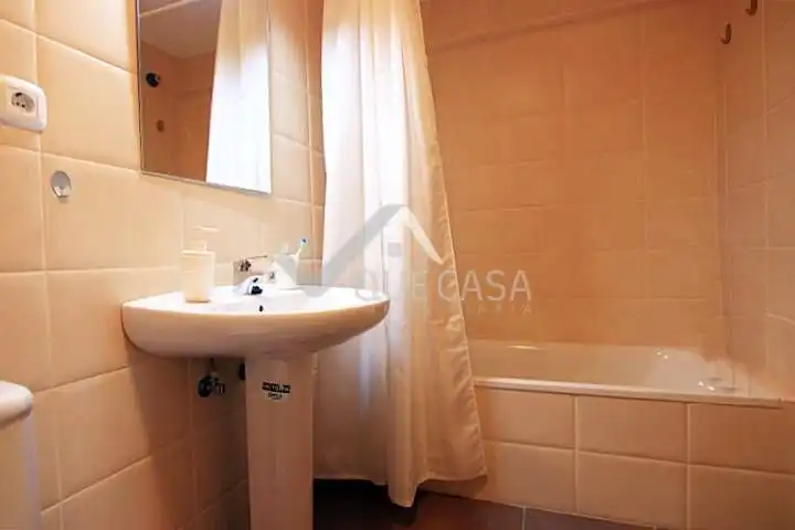 Baño de Piso de alquiler en Santa Lucía de Tirajana con Amueblado