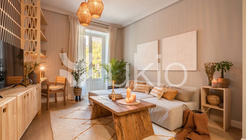 Apartamento de alquiler en Calle de Santa Engracia, Almagro