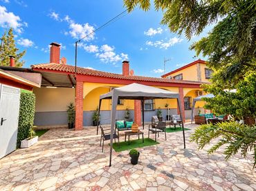 Villa mit Pool zum Verkauf in Los Girasoles