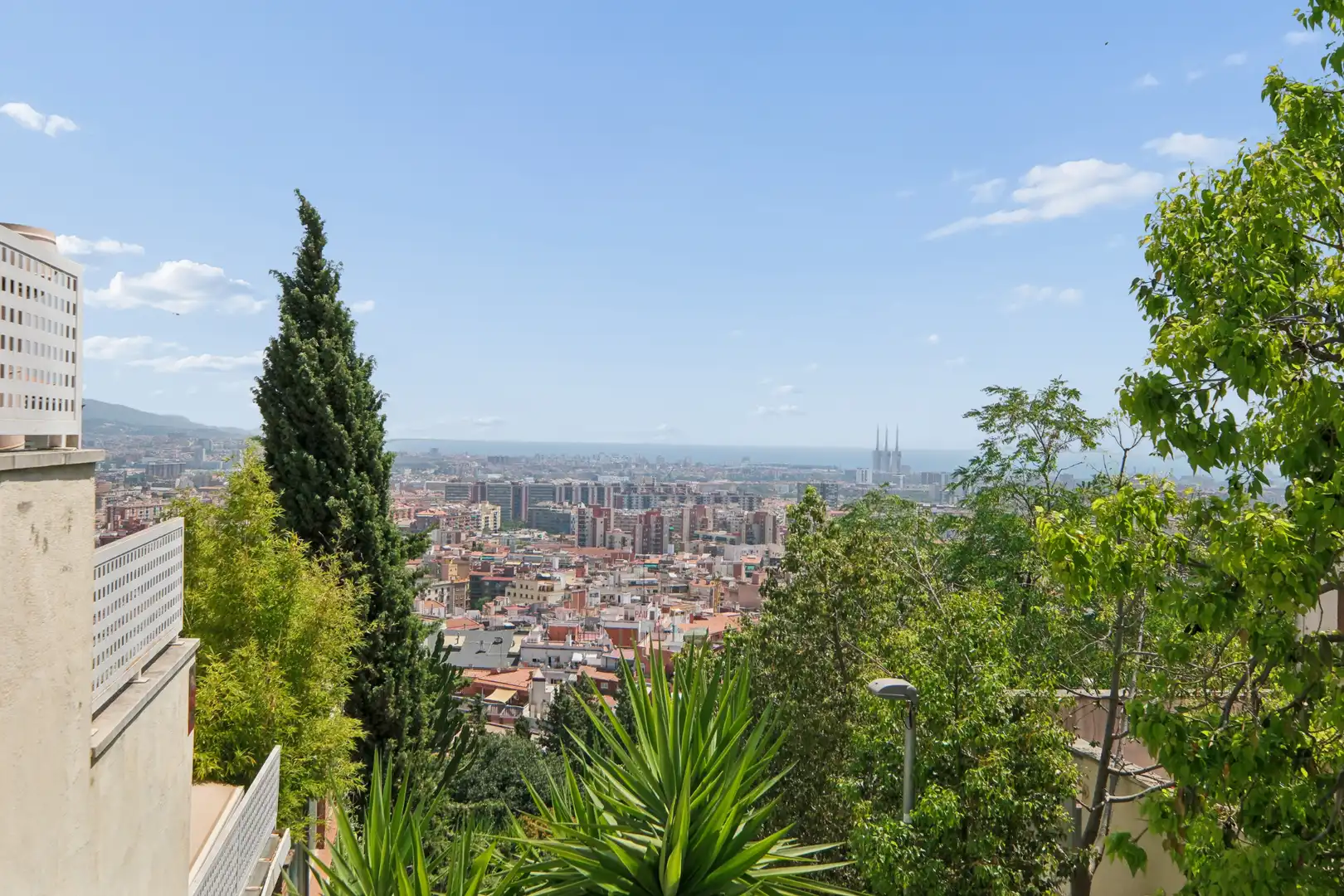 Vista exterior de Casa o xalet en venda en Barcelona amb Aire condicionat, Calefacció i Terrassa