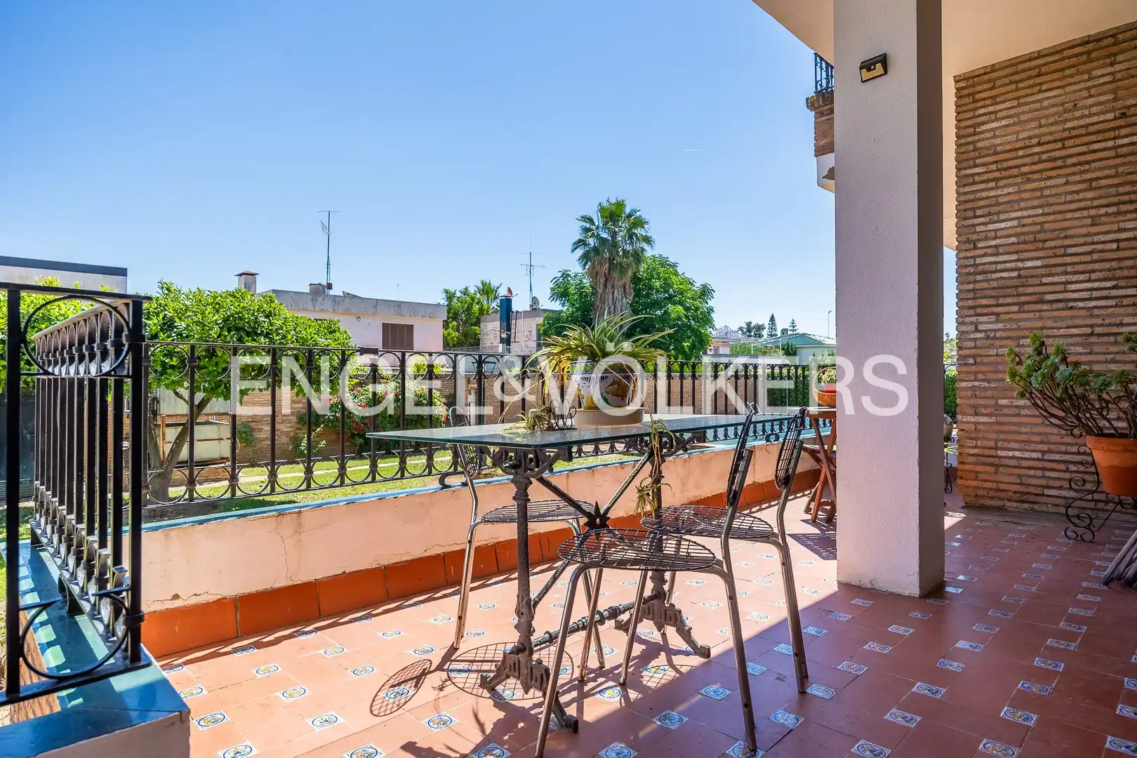 Terrassa de Casa o xalet en venda en Sevilla amb Calefacció, Jardí privat i Parquet
