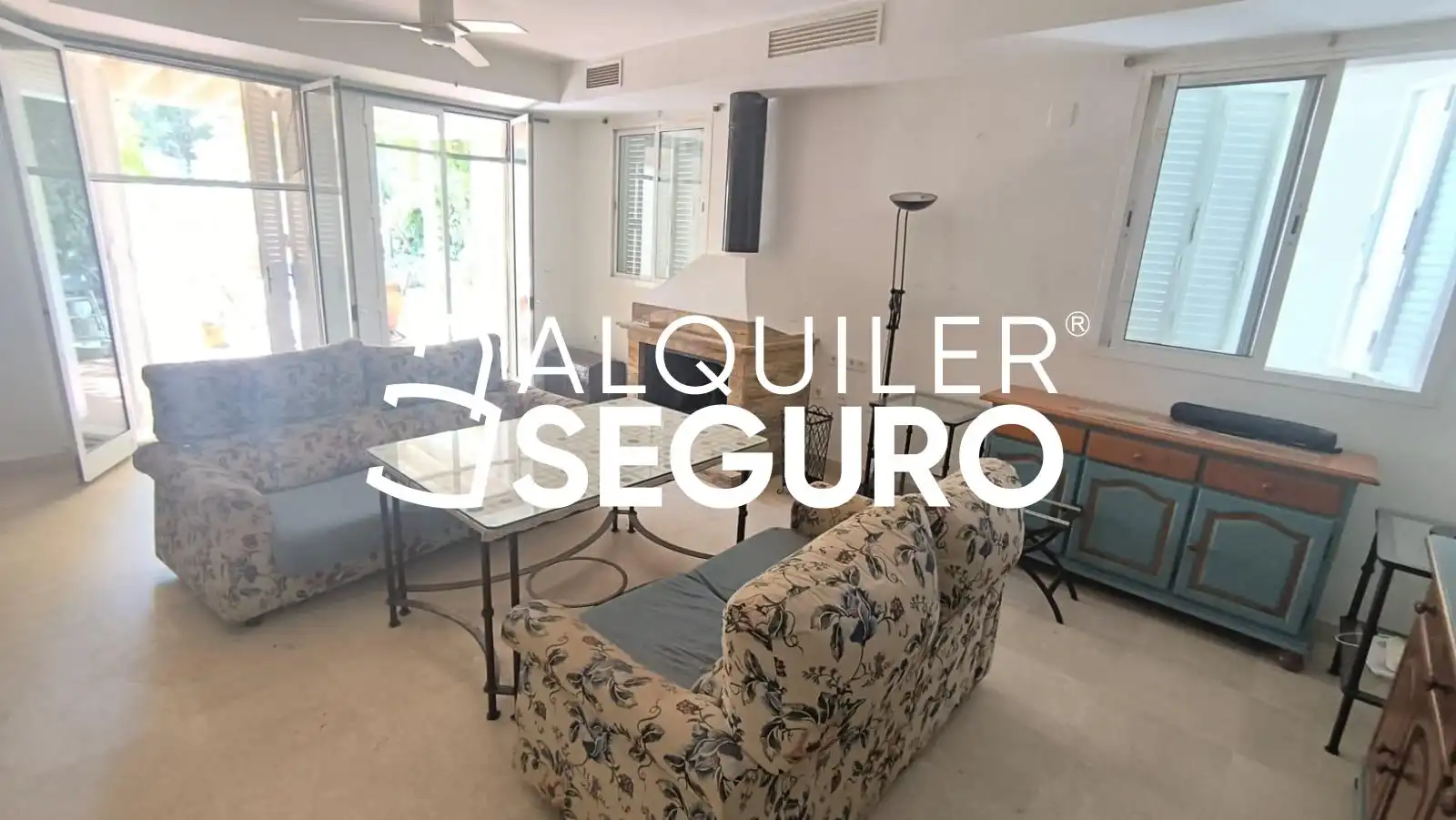 Sala de estar de Casa o chalet de alquiler en Almensilla con Trastero, Piscina y Amueblado