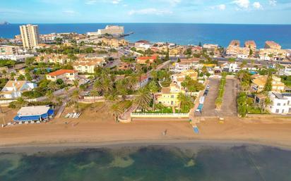 Vista exterior de Casa o xalet en venda en La Manga del Mar Menor amb Aire condicionat, Calefacció i Jardí privat