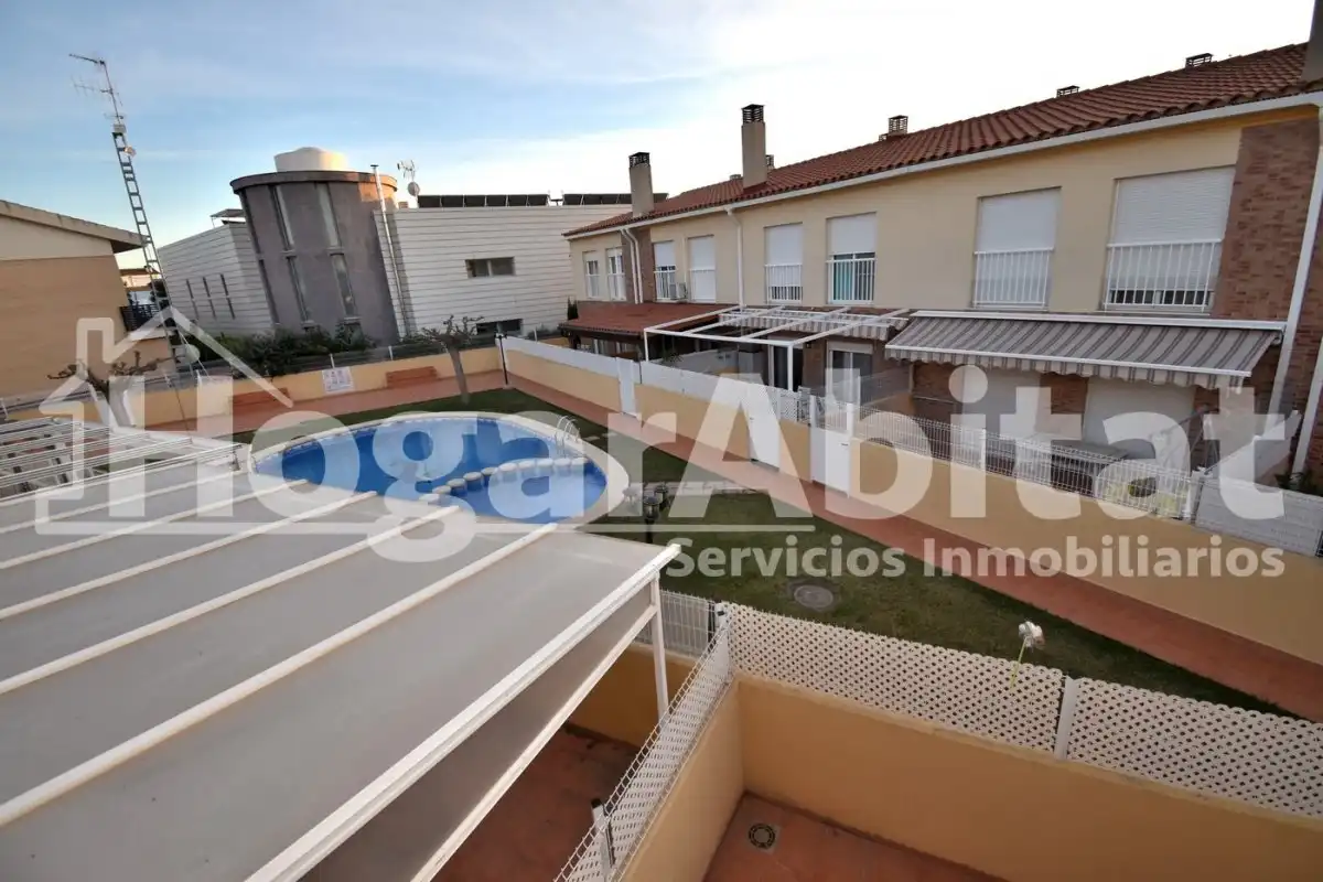 Terrassa de Casa adosada en venda en Burriana / Borriana amb Jardí privat, Terrassa i Piscina comunitària
