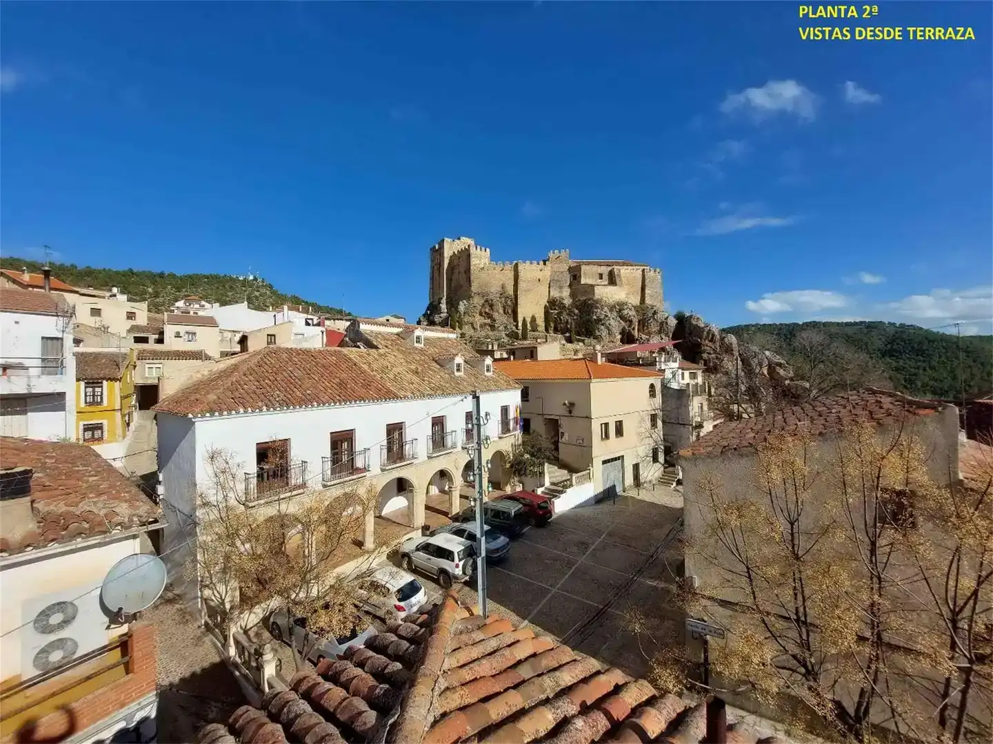 Vista exterior de Casa o xalet en venda en Yeste amb Traster i Balcó