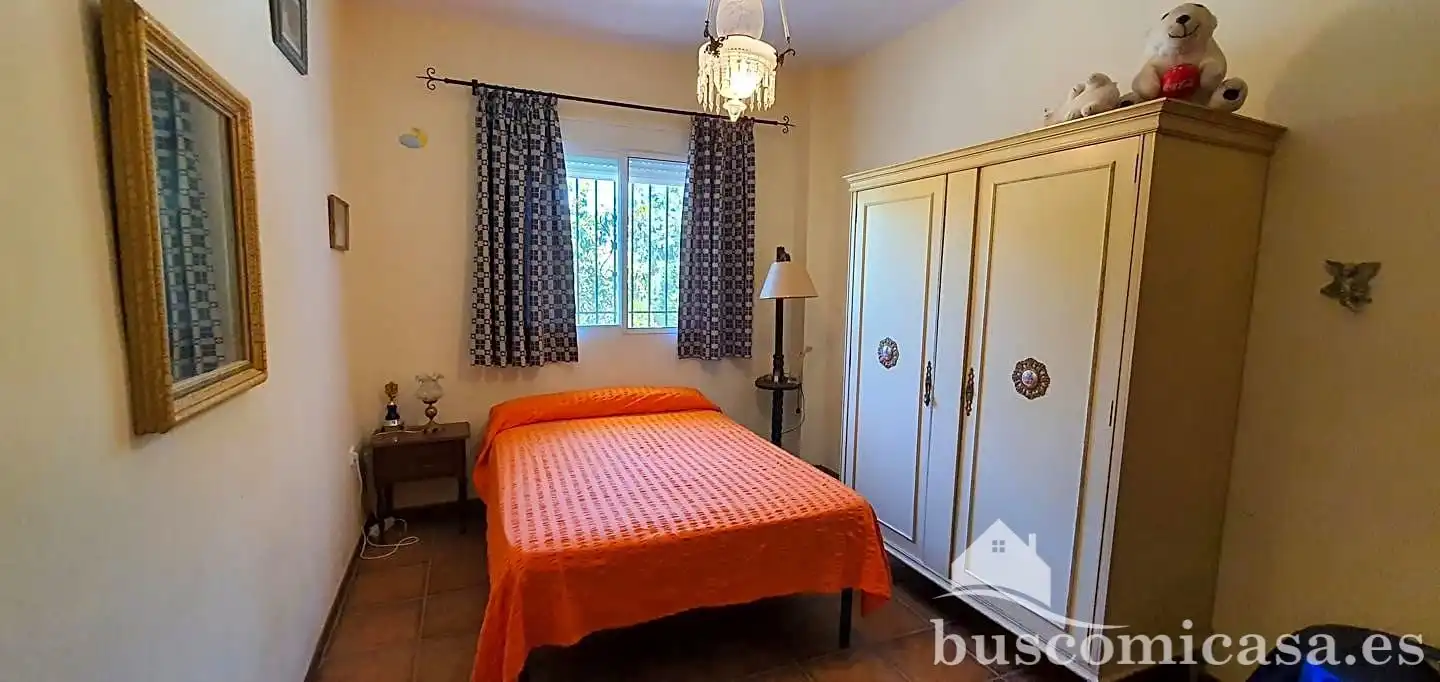 Dormitori de Casa o xalet en venda en Linares amb Aire condicionat, Calefacció i Jardí privat
